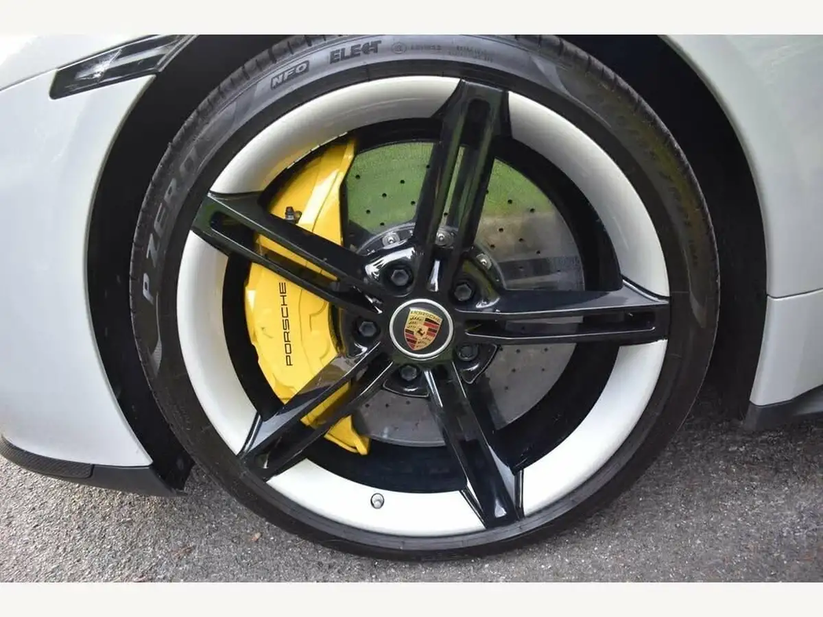 2020-porsche-taycan-e-turbo-s-big-55