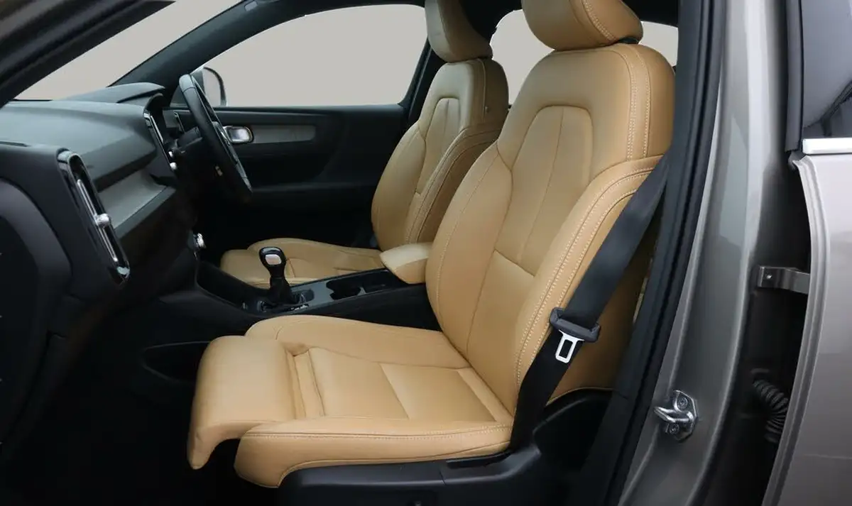 2020-volvo-xc40-20td-d3-inscription-pro-big-14