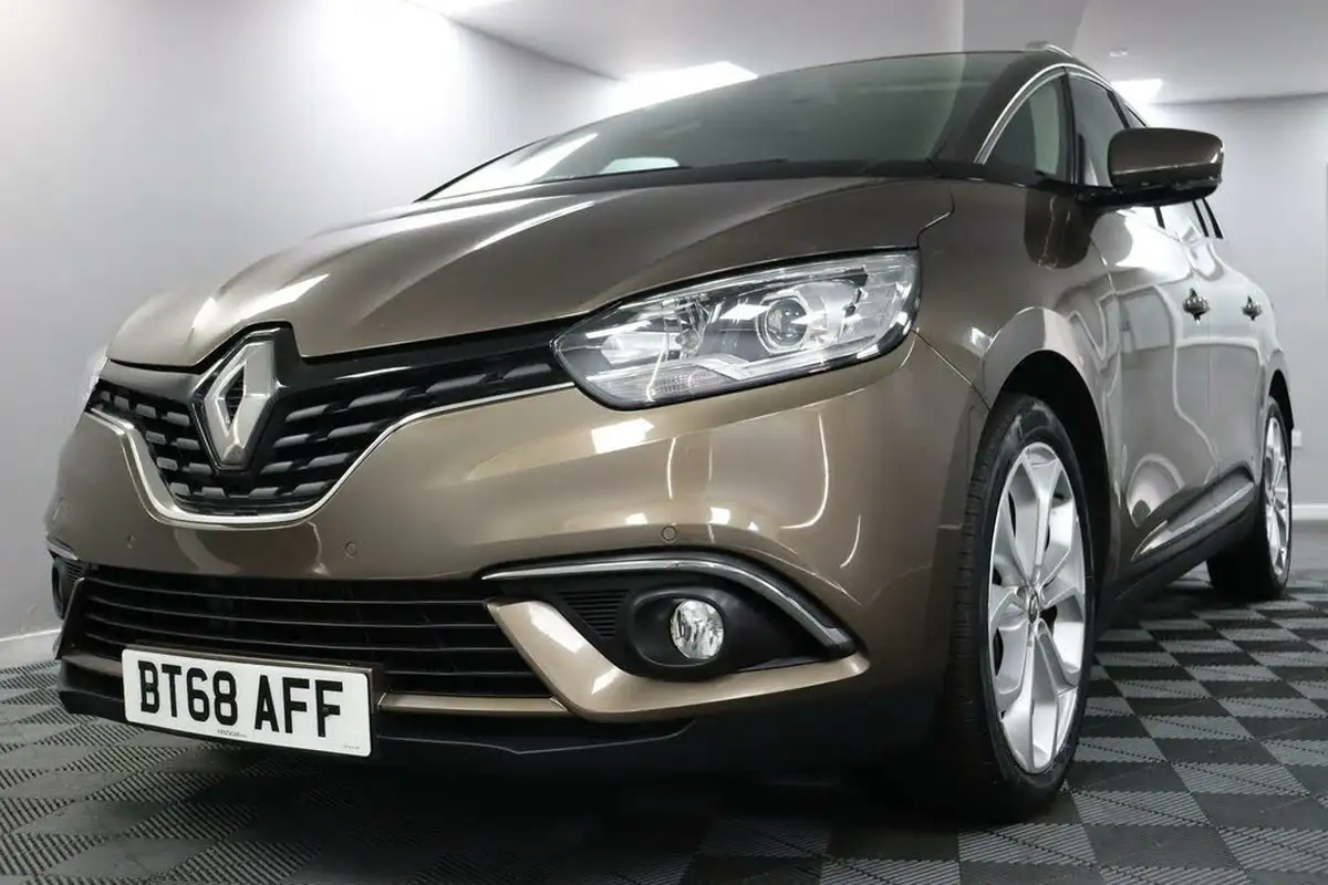 2018-renault-grand-scenic-13-tce-iconic-big-27