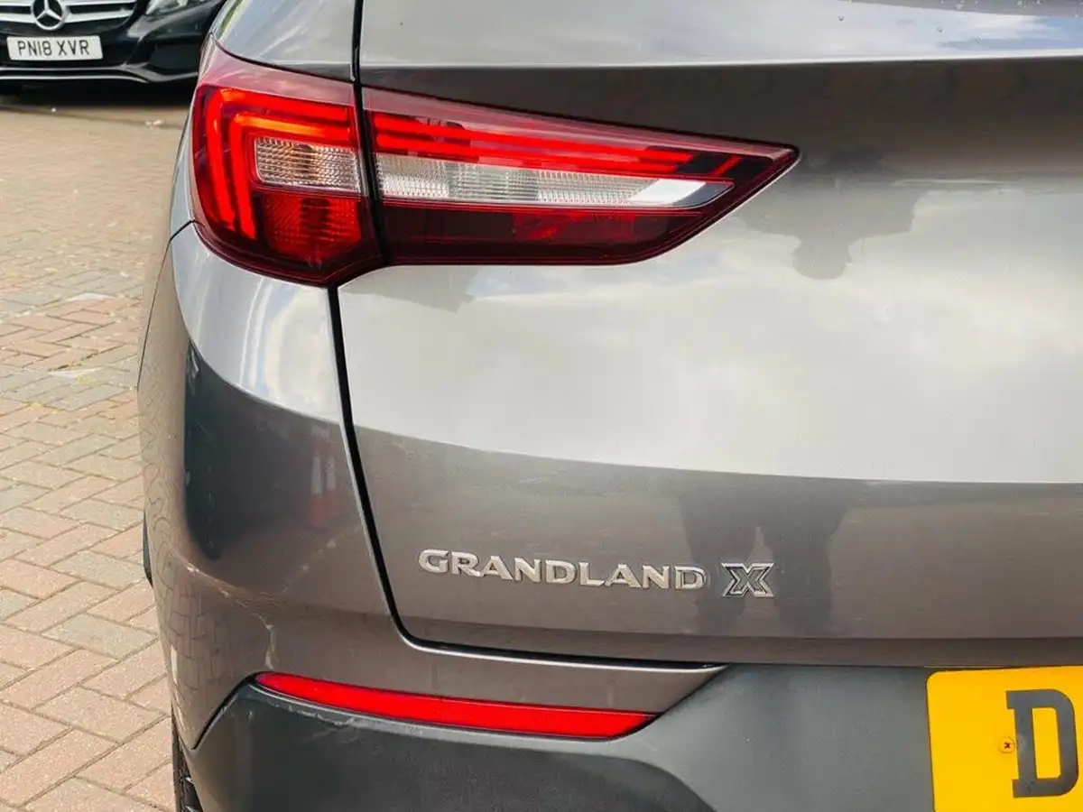 2018-vauxhall-grandland-x-12-se-130ps-big-9