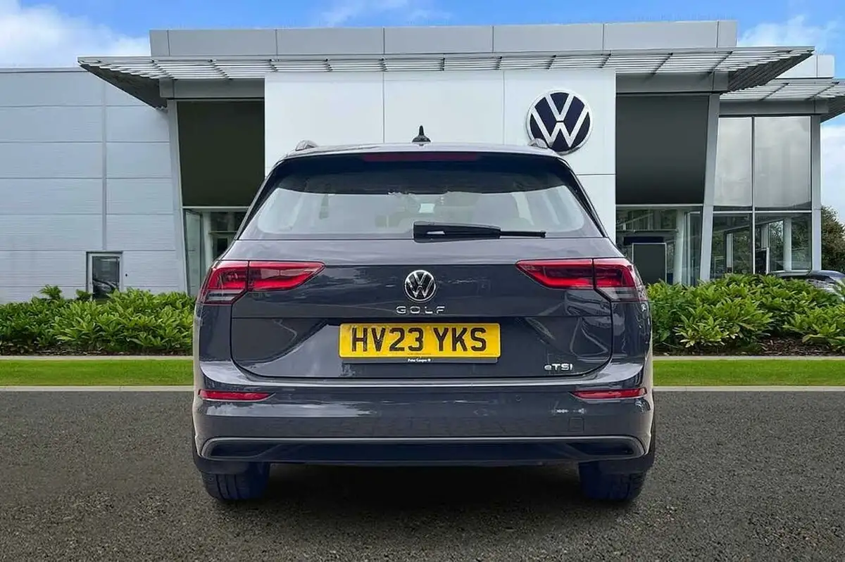 2023-volkswagen-golf-10-etsi-life-estate-big-8