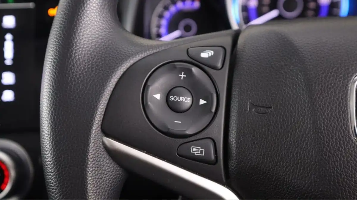 2019-honda-jazz-13-i-vtec-se-big-21