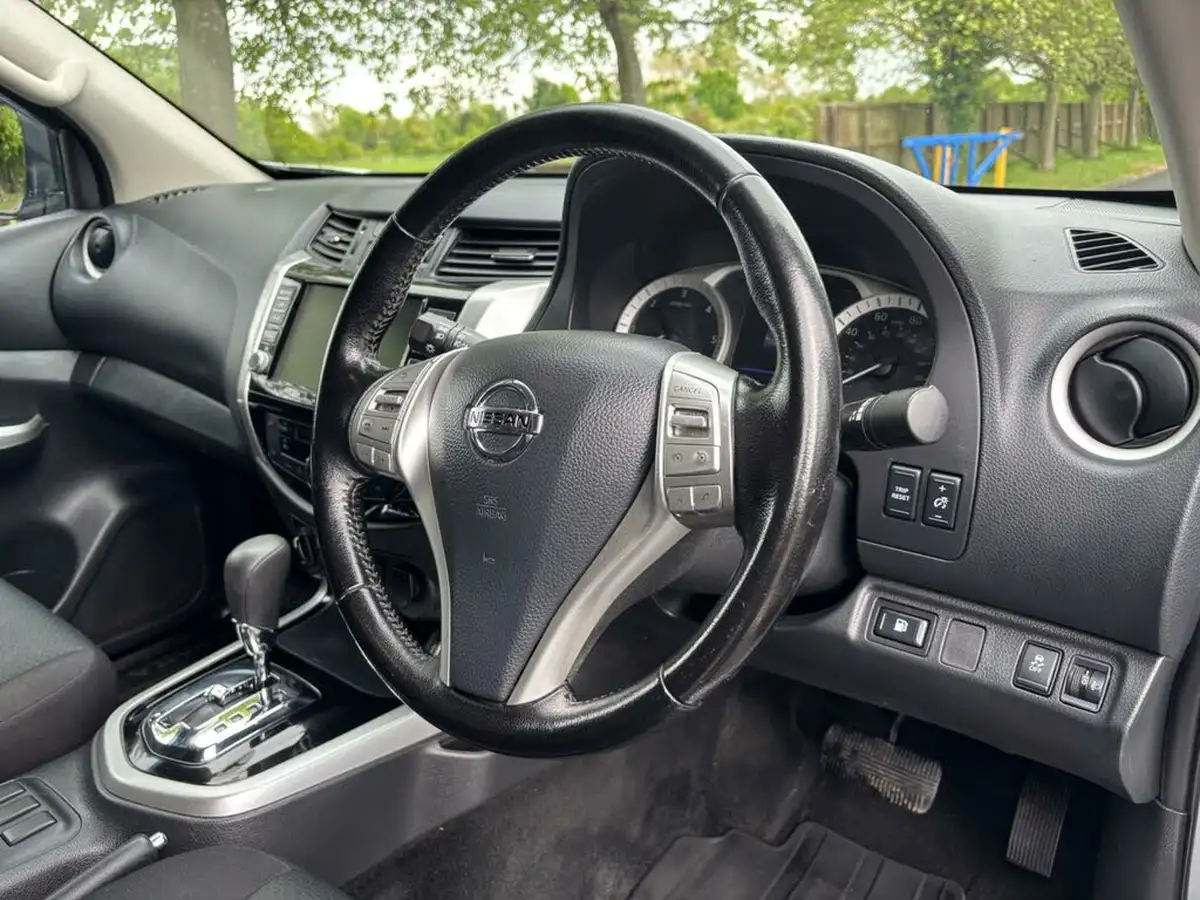 2021-nissan-navara-23dci-tt-n-connecta-8-navi-auto-big-8