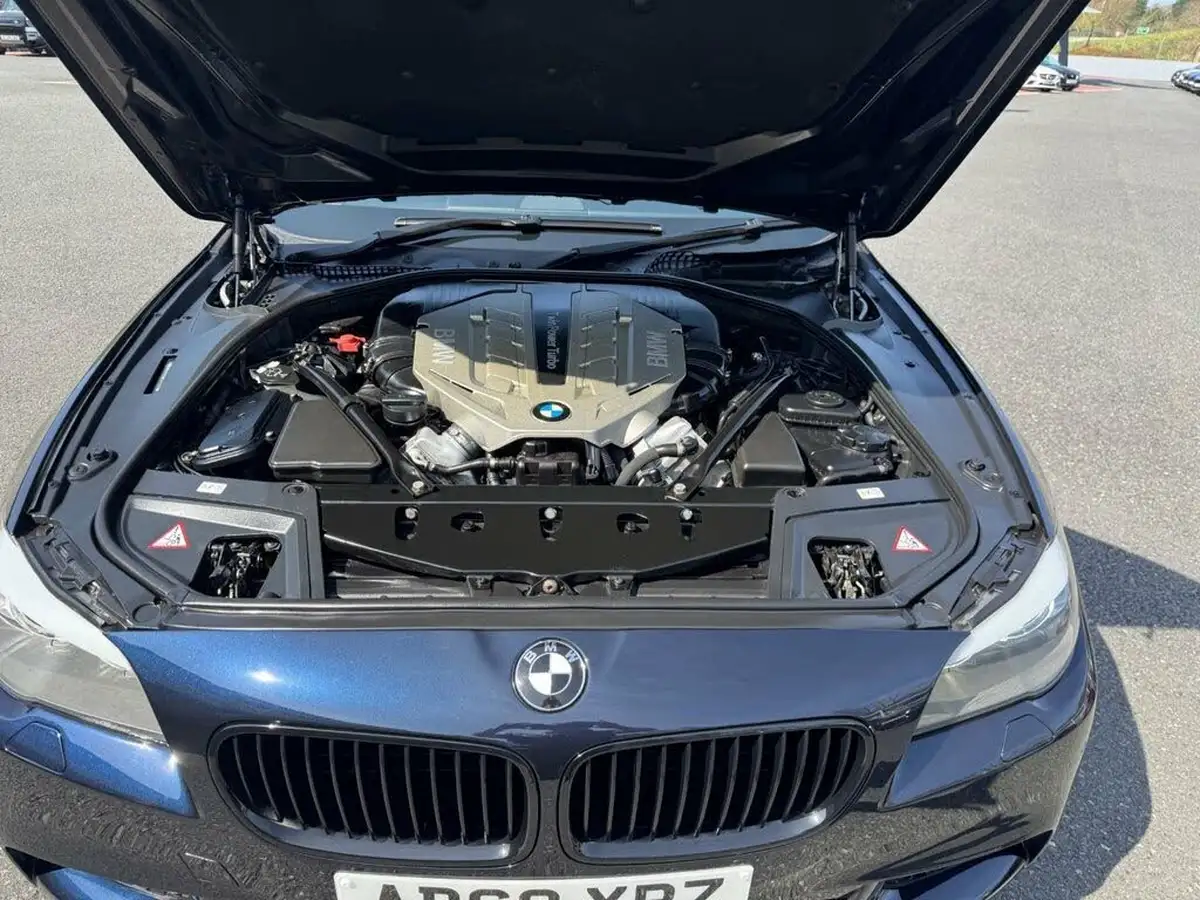 2010-bmw-5-series-44-550i-m-sport-big-21