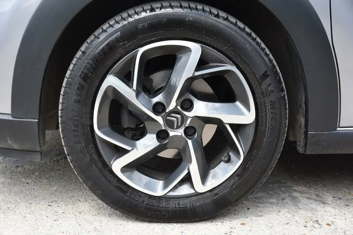 2021-citroen-c3-12-puretech-flair-83ps-big-46
