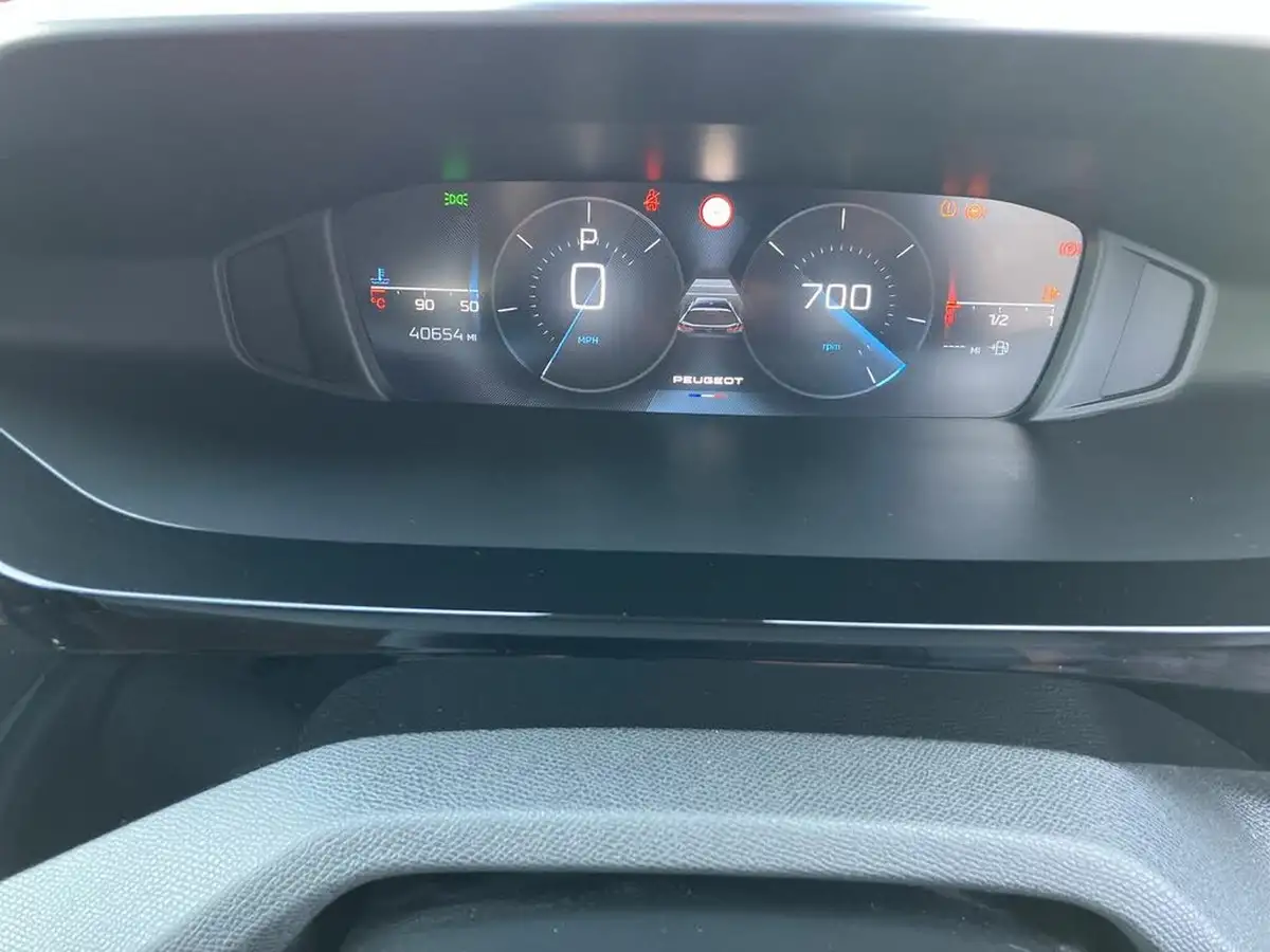 2022-peugeot-308-sw-12-puretech-allure-premium-station-wagon-eat8-big-15
