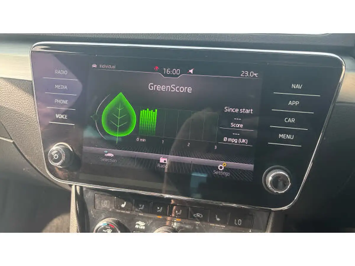 2019-skoda-superb-15-tsi-se-technology-hatchback-dsg-big-37