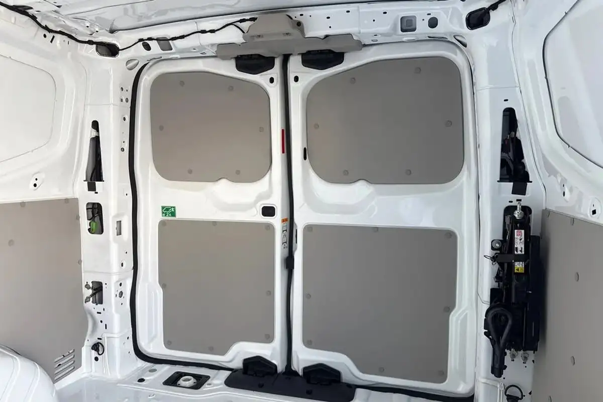 2025-volkswagen-transporter-20tdi-t30-commerce-plus-bmt-swb-150pseu6e-big-17