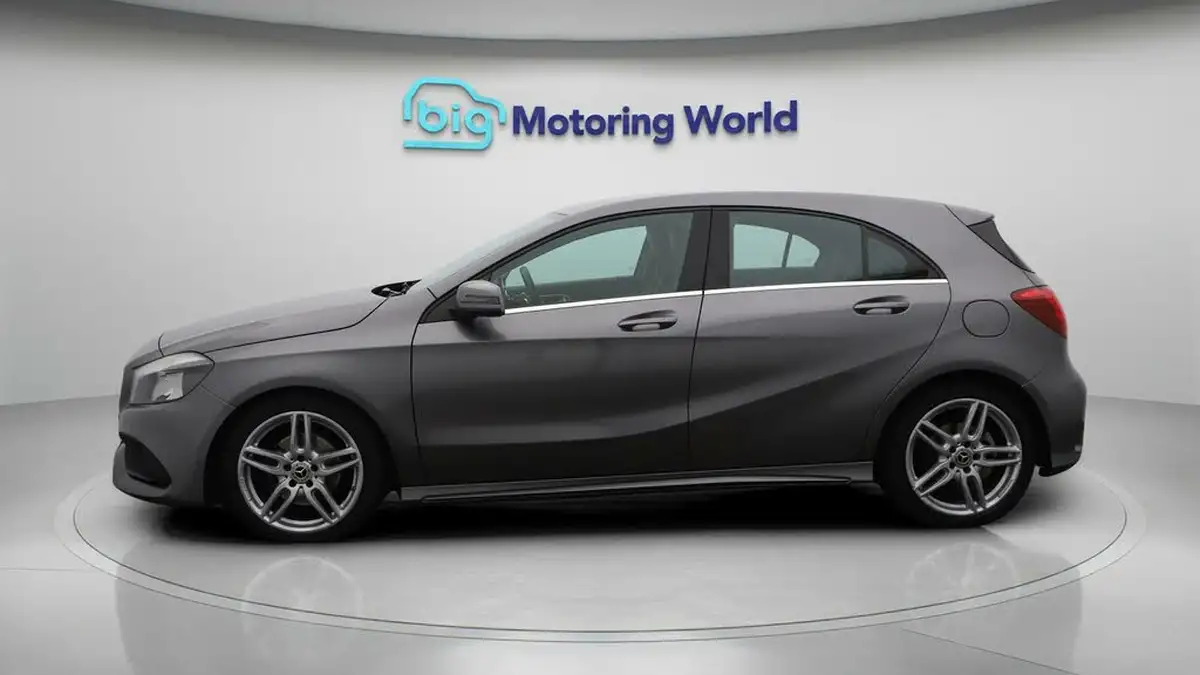 2018-mercedes-benz-a-class-16-a180-amg-line-ss-7g-dct-big-4