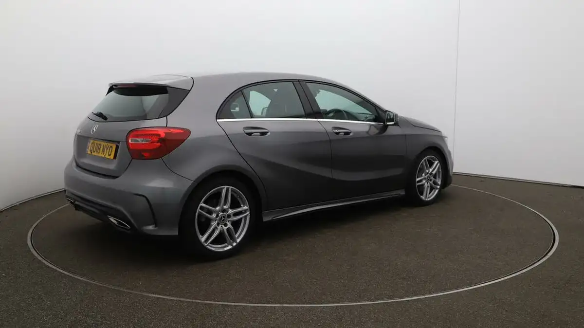 2018-mercedes-benz-a-class-16-a180-amg-line-ss-7g-dct-big-52