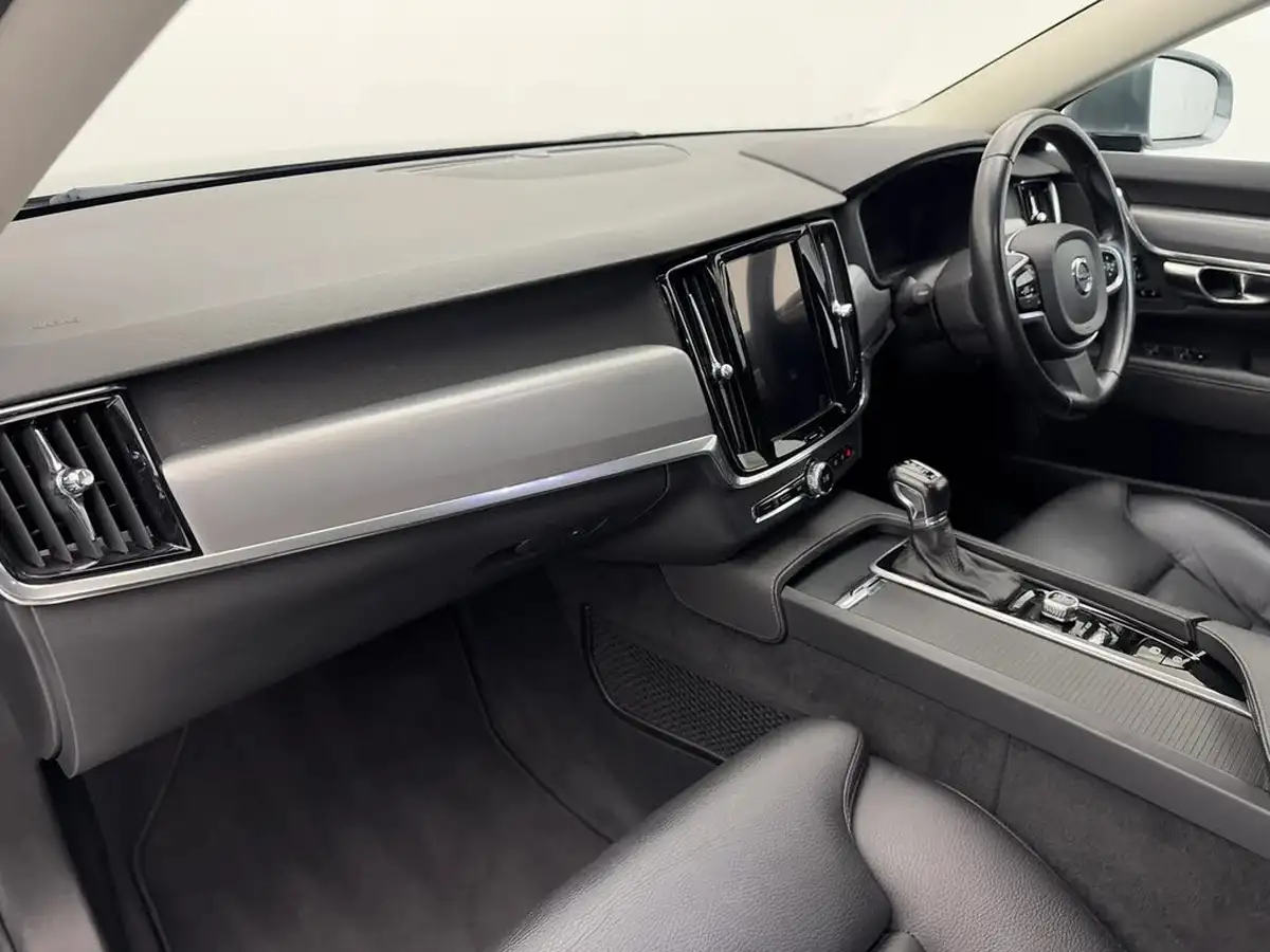 2019-volvo-v90-20-t4-momentum-plus-big-12