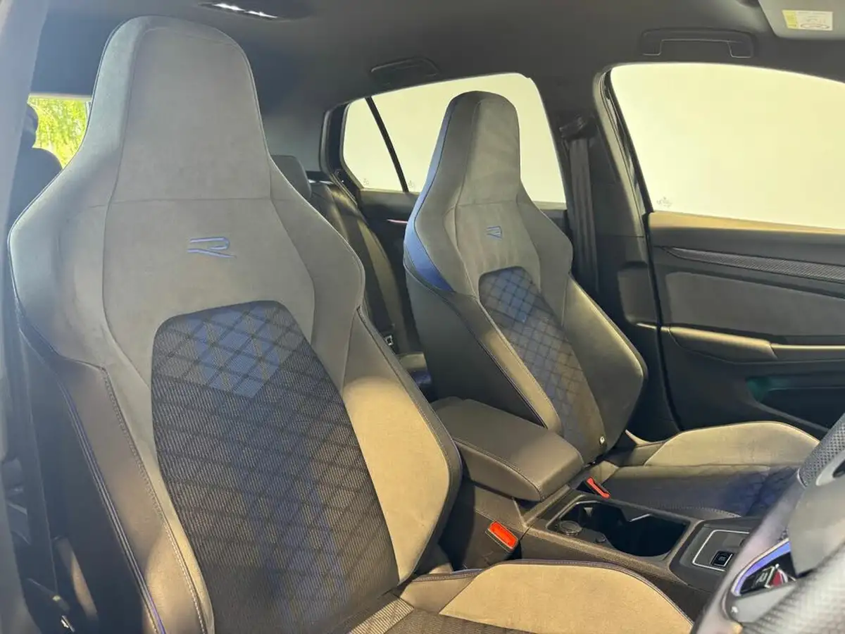2022-volkswagen-golf-20-tsi-r-320ps-hatchback-big-18
