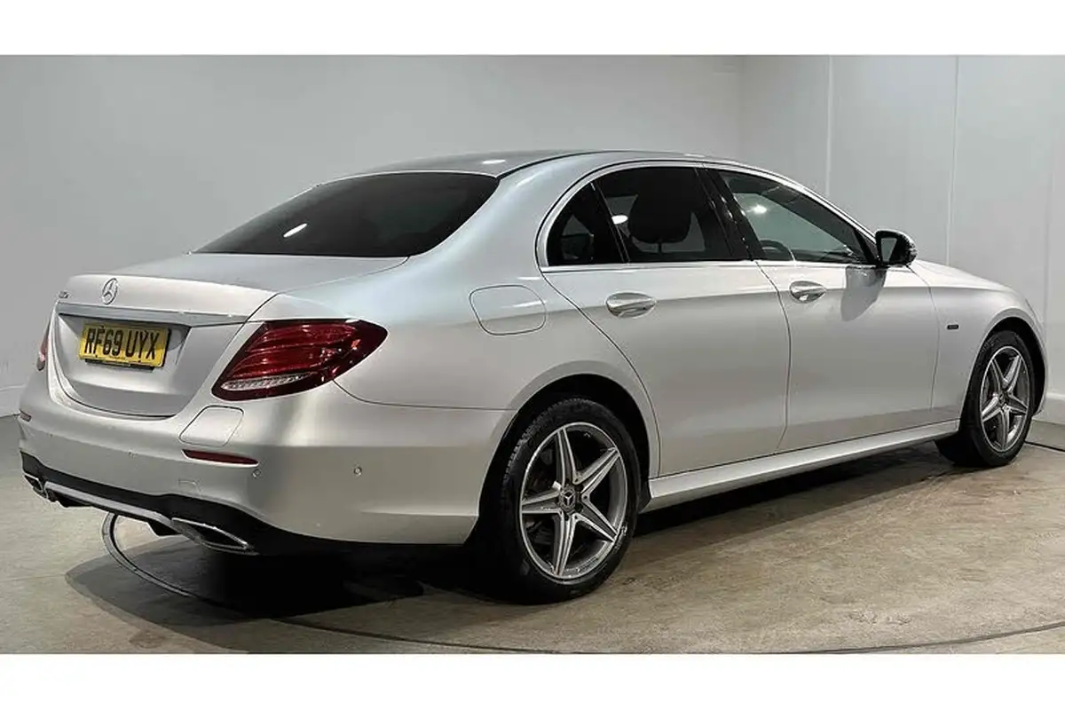 2020-mercedes-benz-e-class-20d-e300de-amg-line-premium-eq-power-saloon-4d-big-8
