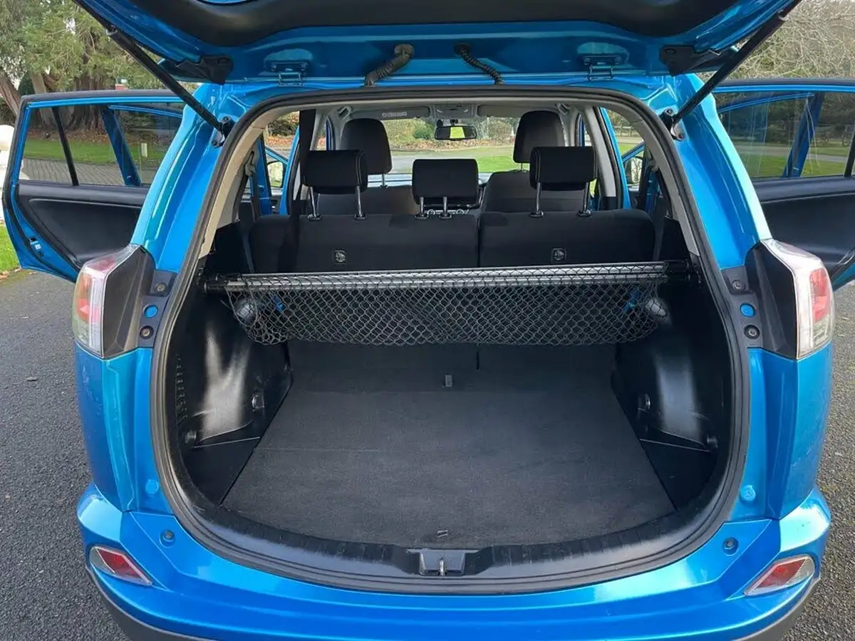 2016-toyota-rav4-20d-4d-business-edition-big-17