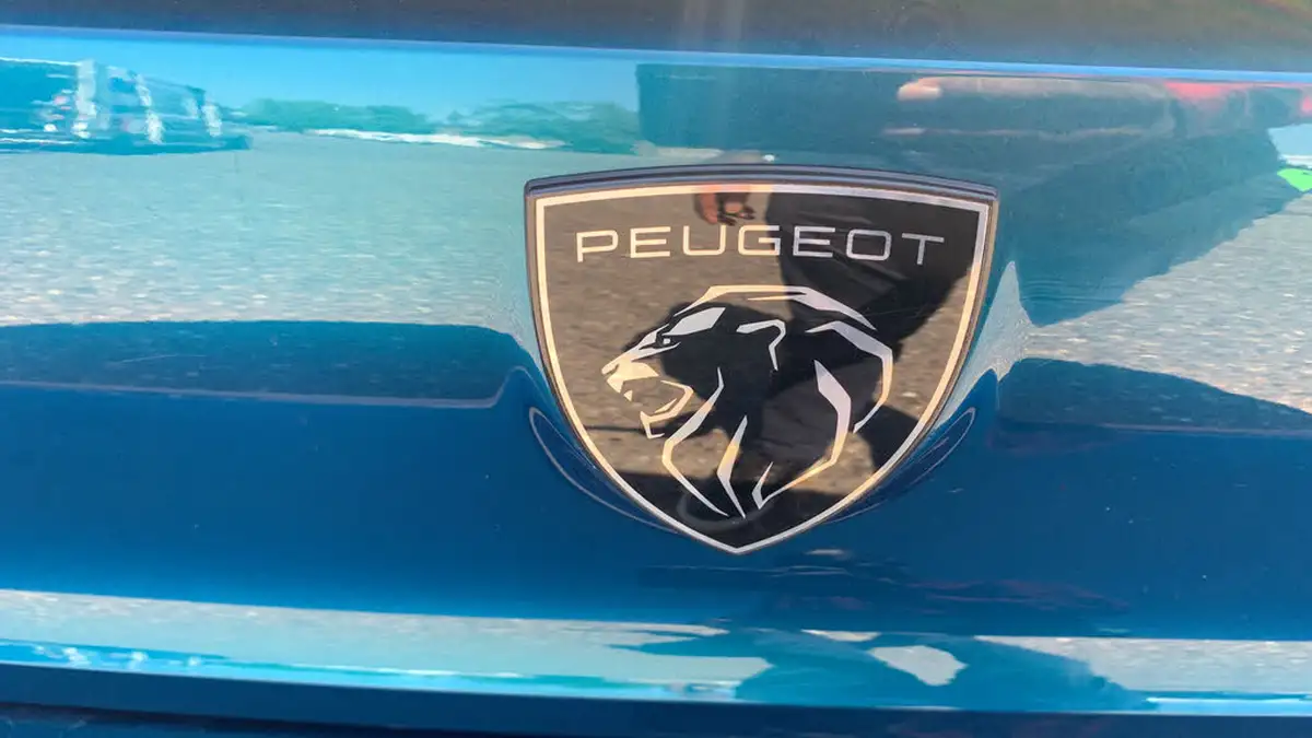 2024-peugeot-308-12-puretech-gt-130ps-ss-eat8-big-25