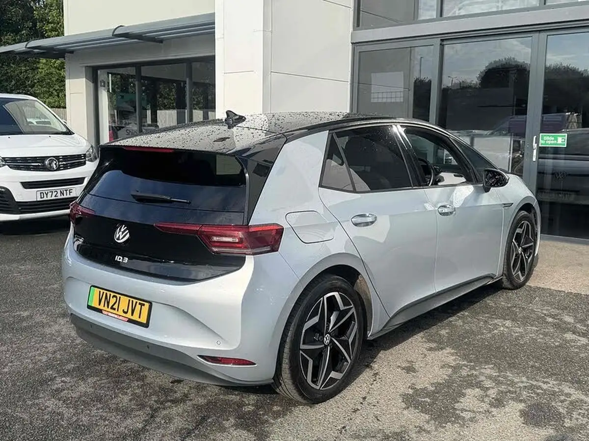 2021-volkswagen-id3-e-tour-big-14