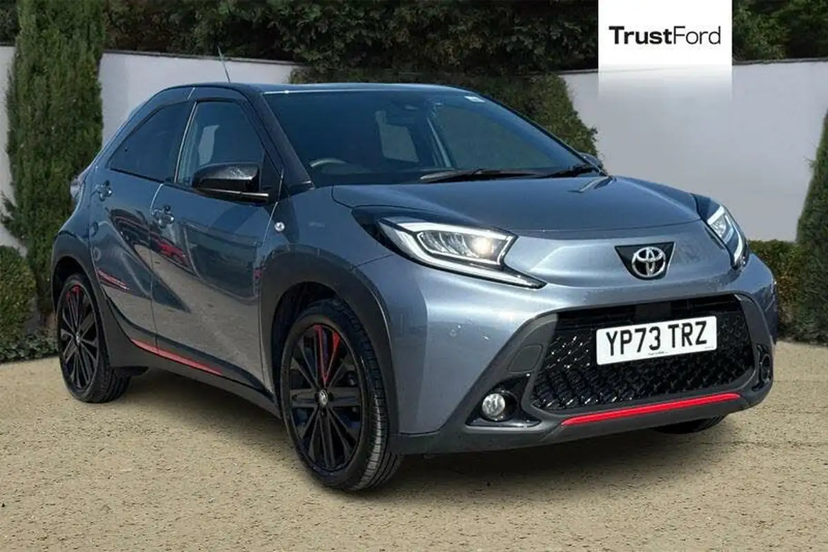 2023-toyota-aygo-x-10-vvt-i-undercover-big-0