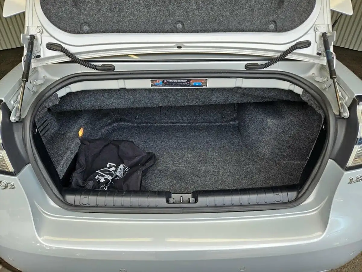 2010-saab-9-3-big-5