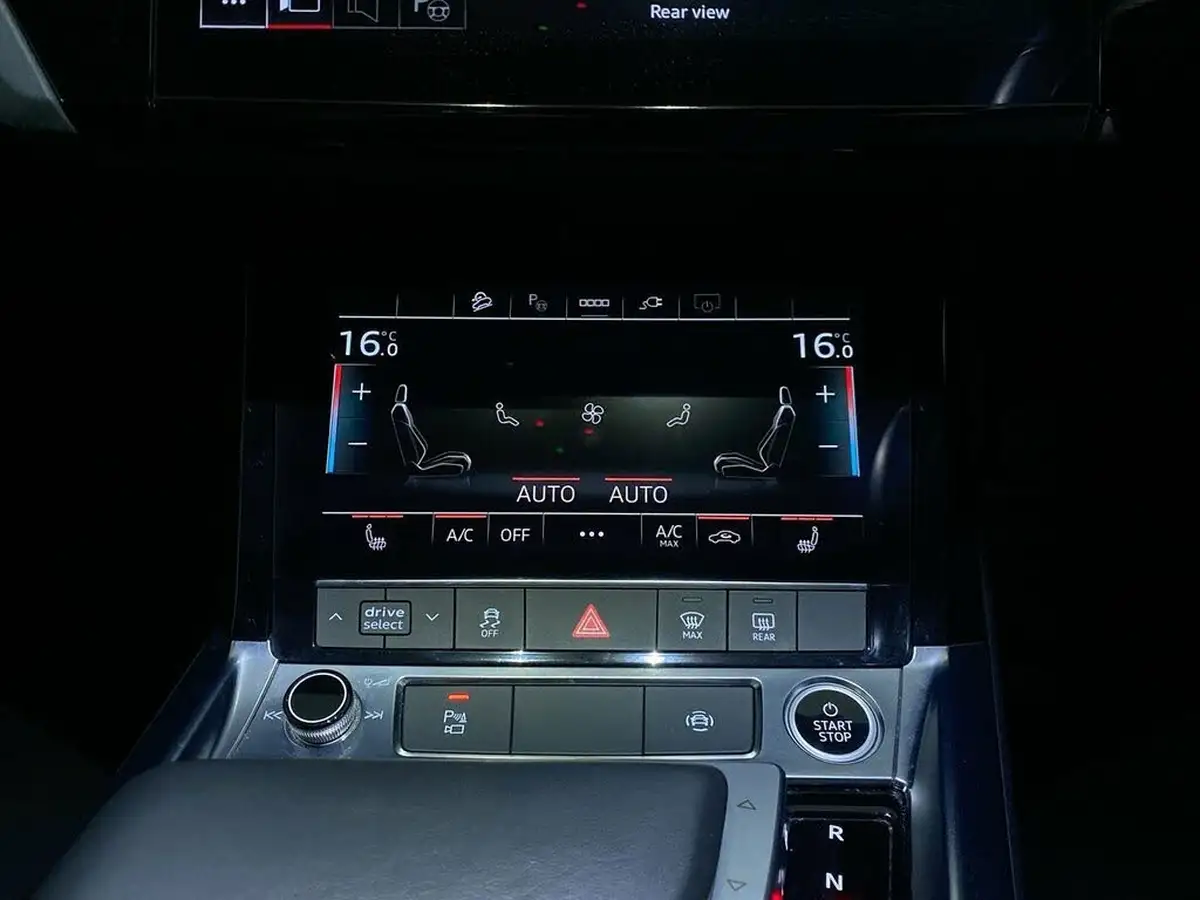 2022-audi-e-tron-55e-technik-station-wagon-big-24