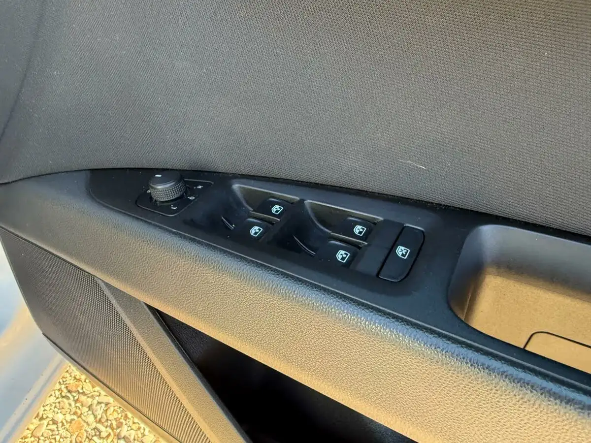 2015-seat-leon-12-se-tech-pack-tsi-110ps-hatchback-5d-dsg-big-22