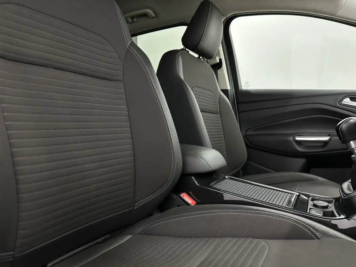 2017-ford-kuga-20tdci-titanium-150ps-big-24