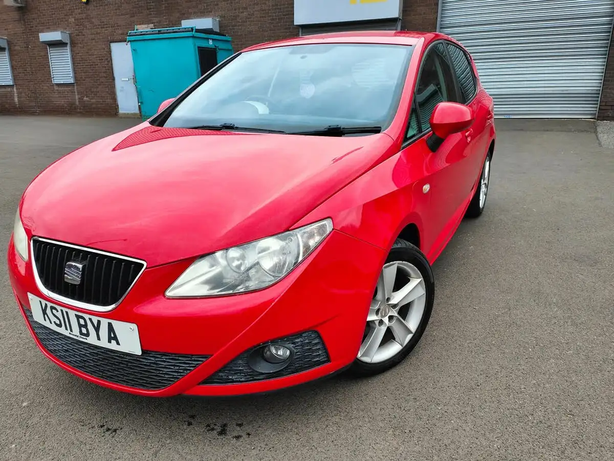 2011-seat-ibiza-14-sport-hatchback-5d-big-1