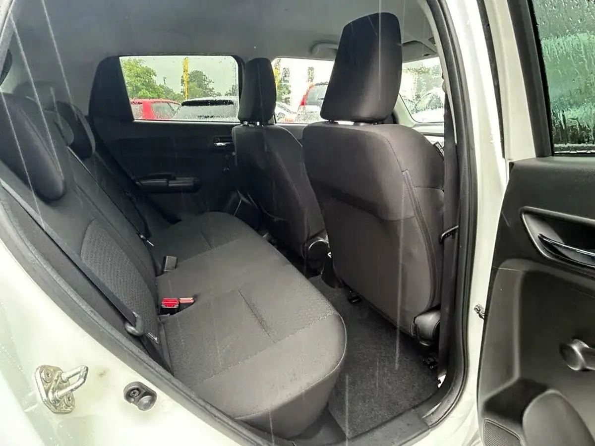 2018-suzuki-swift-10-boosterjet-sz-t-111ps-big-18