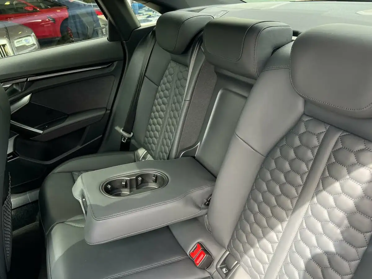 2025-audi-rs3-big-25