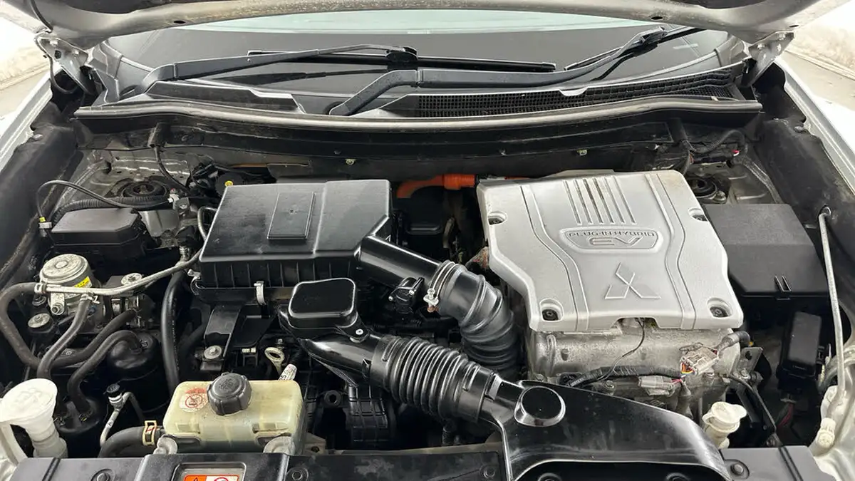 2018-mitsubishi-outlander-24-5h-phev-big-22