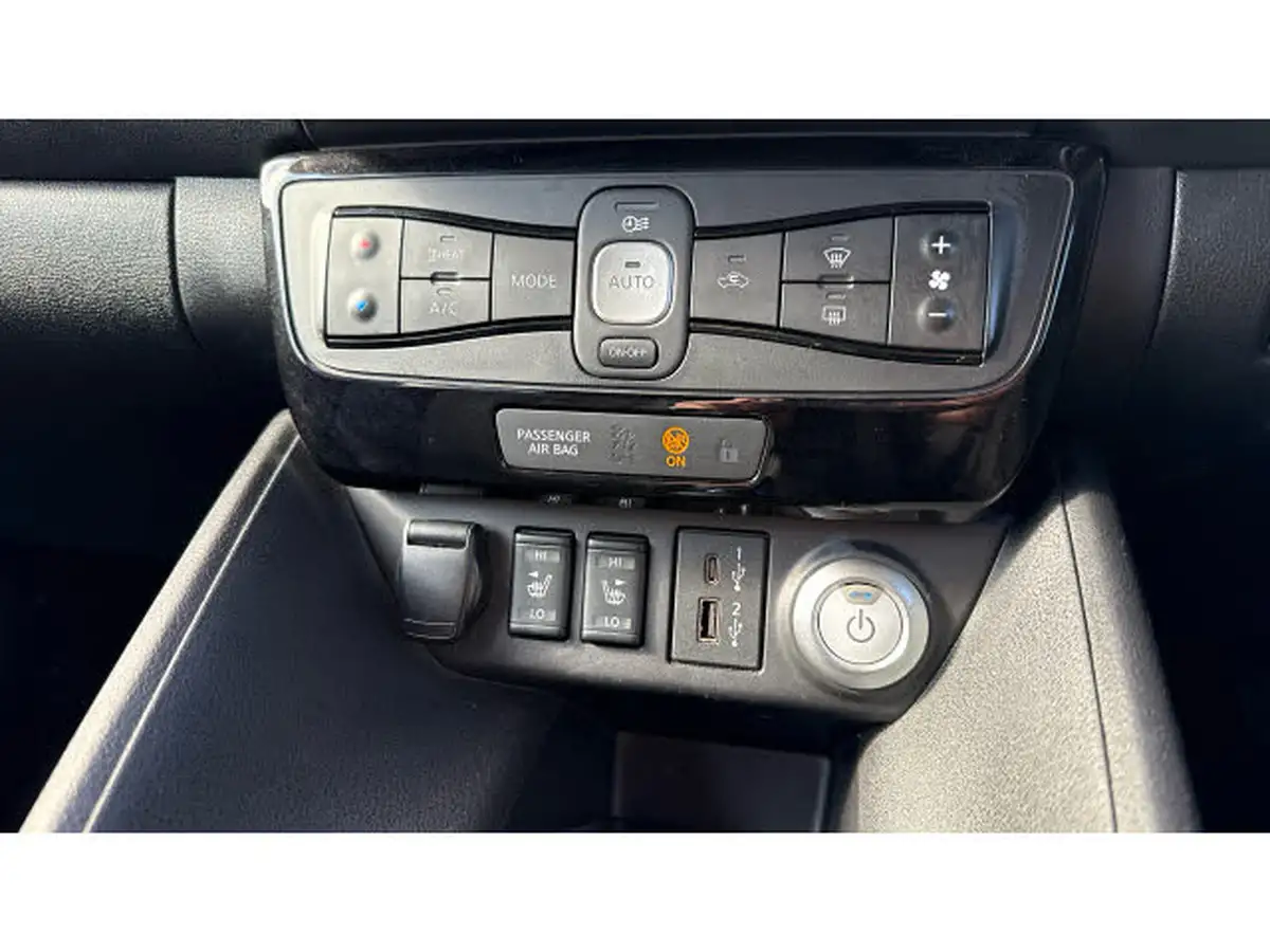 2021-nissan-leaf-e-tekna-big-29