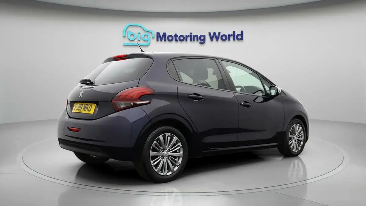 2019-peugeot-208-12-puretech-signature-big-6