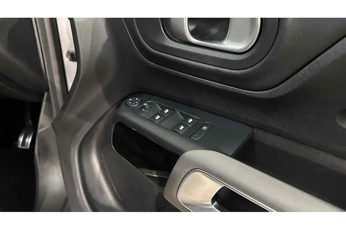 2020-citroen-c5-aircross-12-puretech-flair-plus-eat8-big-29