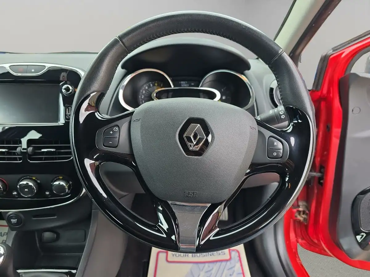 2013-renault-clio-12-dynamique-big-17