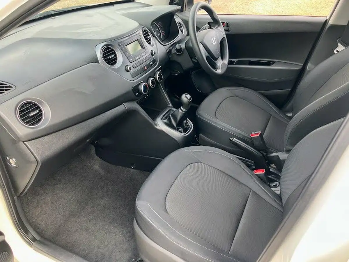 2019-hyundai-i10-10-s-big-17