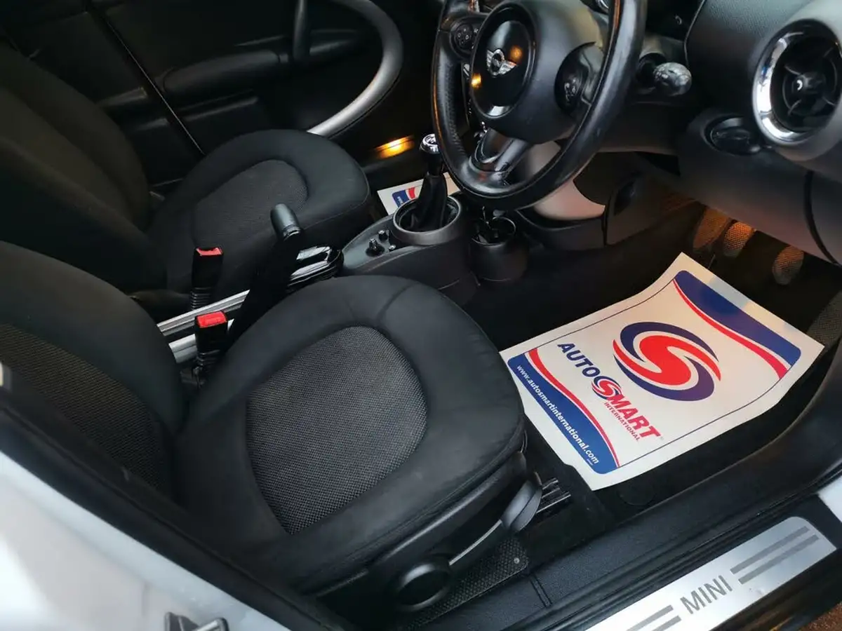 2012-mini-countryman-16-one-98bhp-big-32
