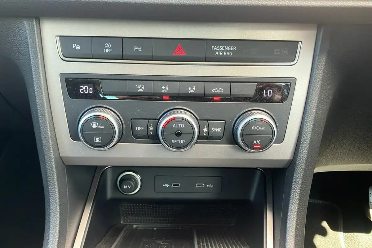 2024-seat-ateca-15-ecotsi-xperience-dsg-big-39