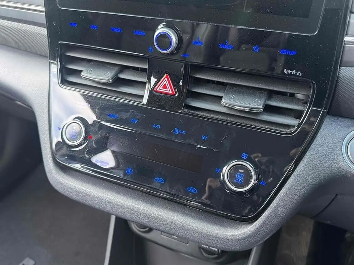 2020-hyundai-ioniq-e-premium-se-electric-100kw-big-36