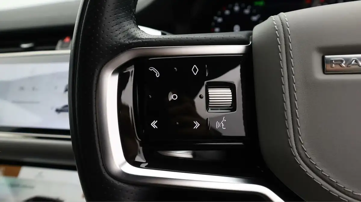 2021-land-rover-range-rover-evoque-15-p300e-r-dynamic-hse-big-22