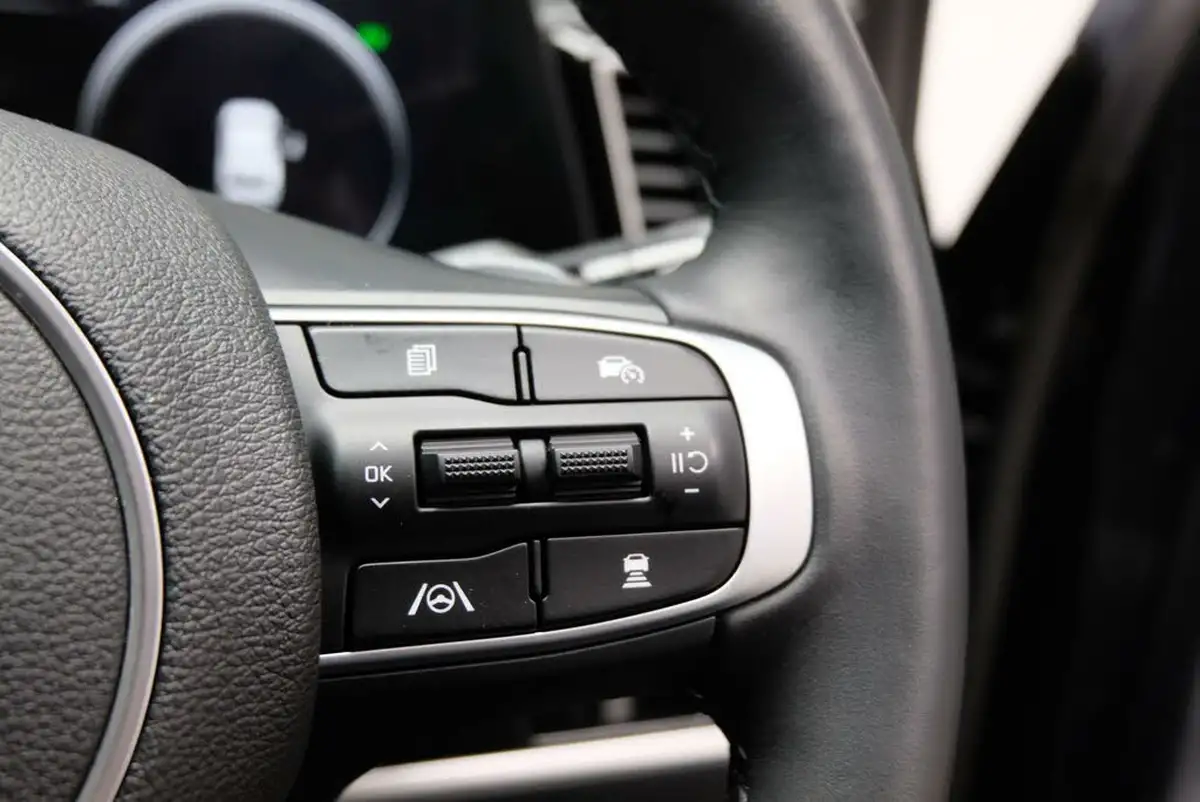 2024-kia-sportage-16-t-gdi-3-207bhp-hev-auto-big-16