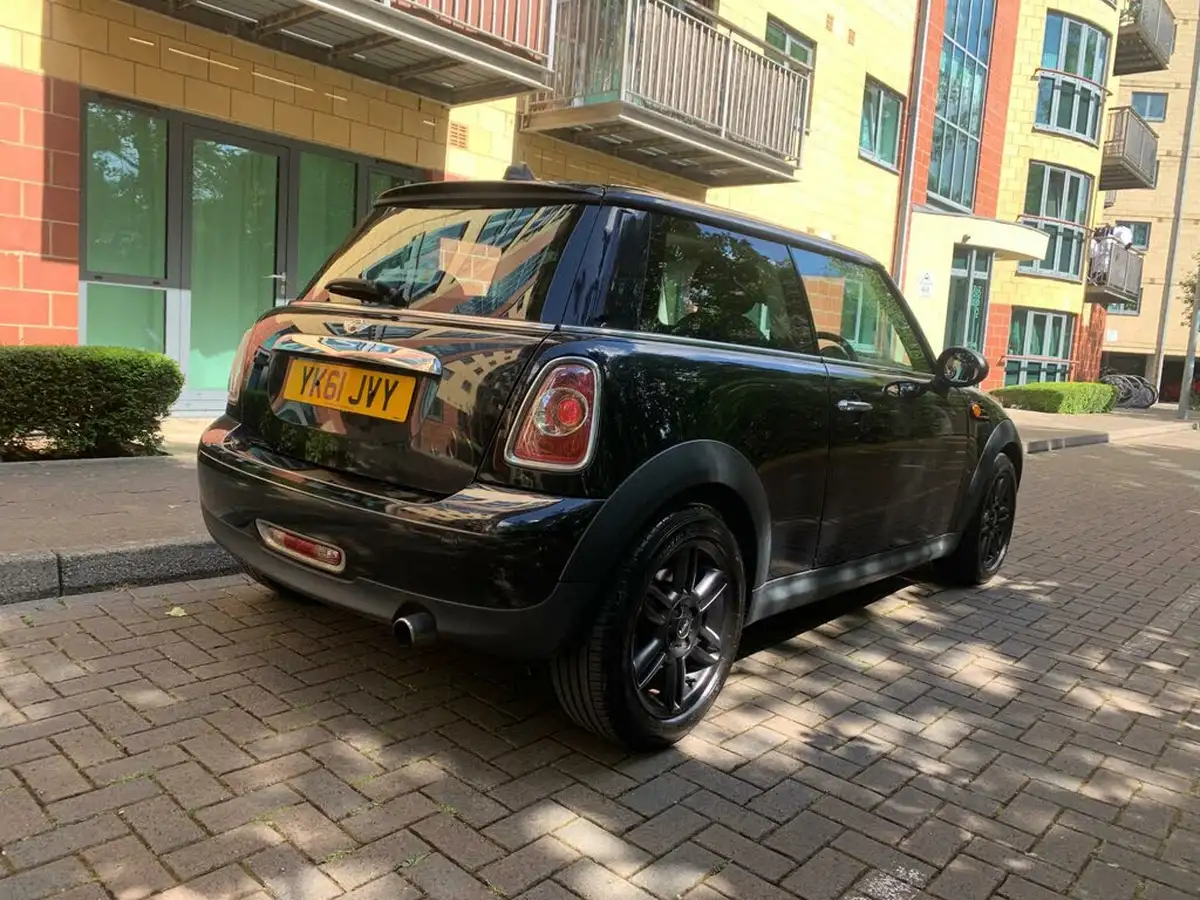 2011-mini-cooper-16-one-98bhp-hatchback-3d-auto-big-8