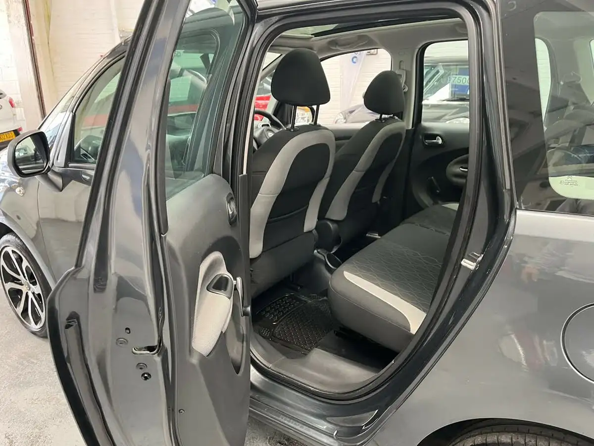 2013-citroen-c3-picasso-16td-selection-big-15