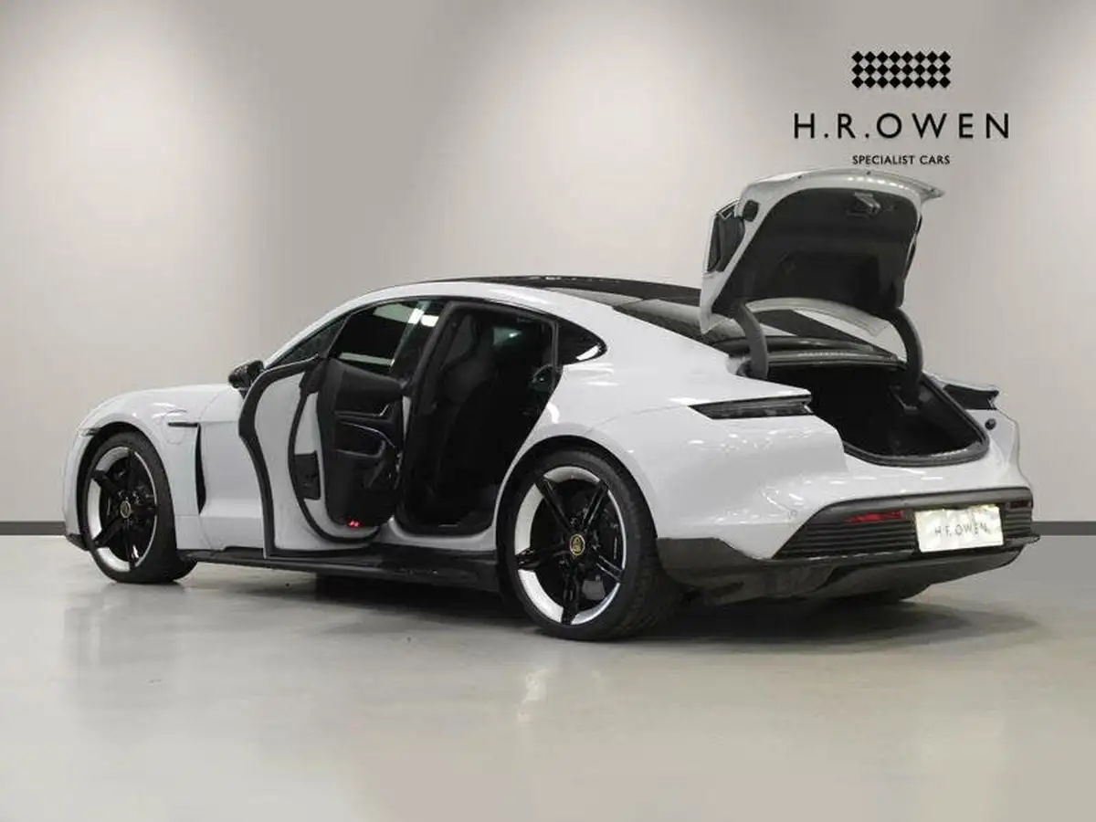 2023-porsche-taycan-e-turbo-s-big-14