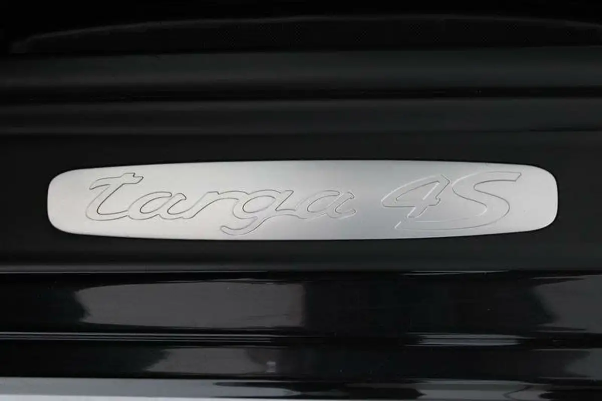 2023-porsche-taycan-e-turbo-s-big-38