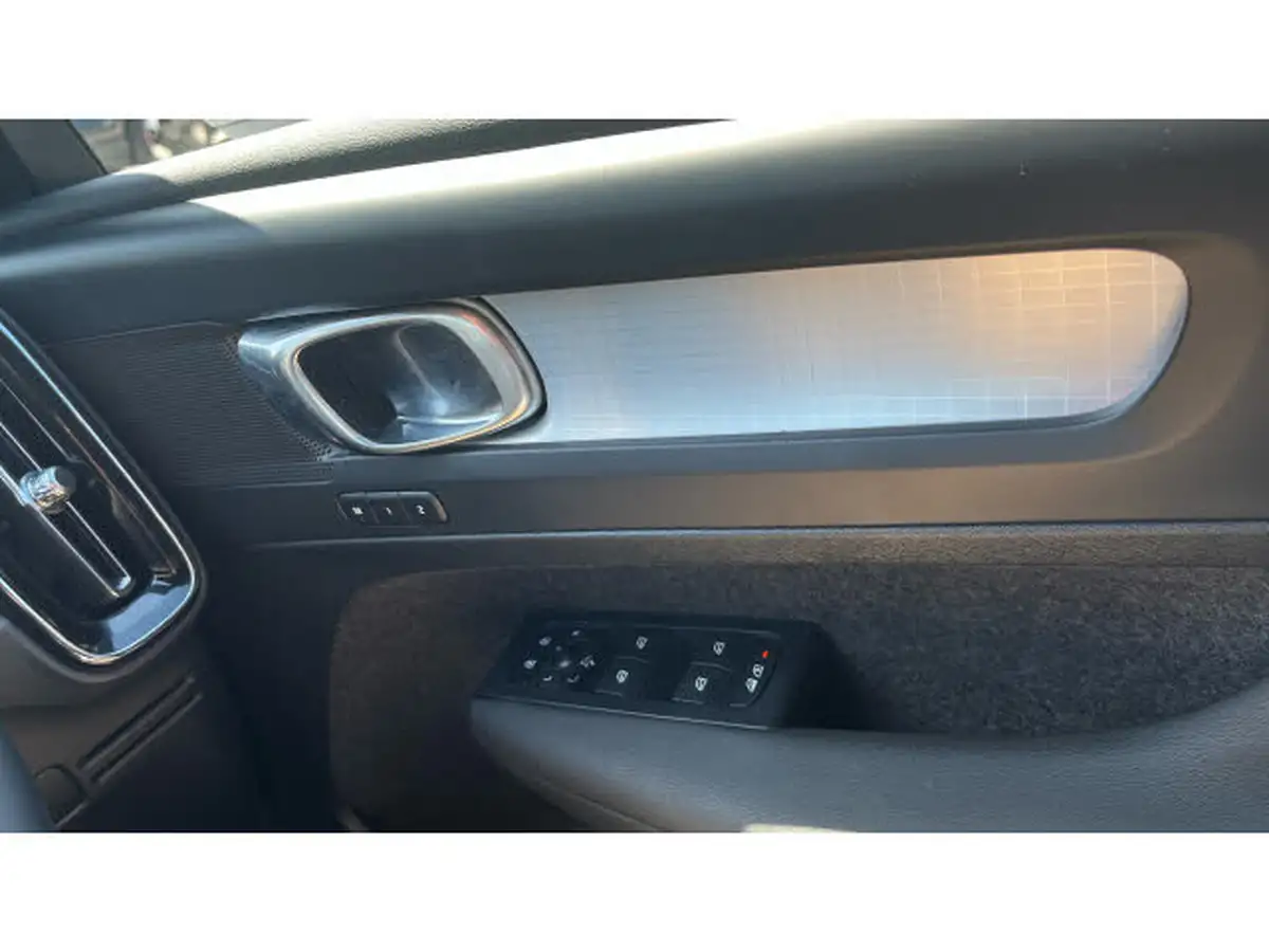 2024-volvo-xc40-20-b4-plus-big-14