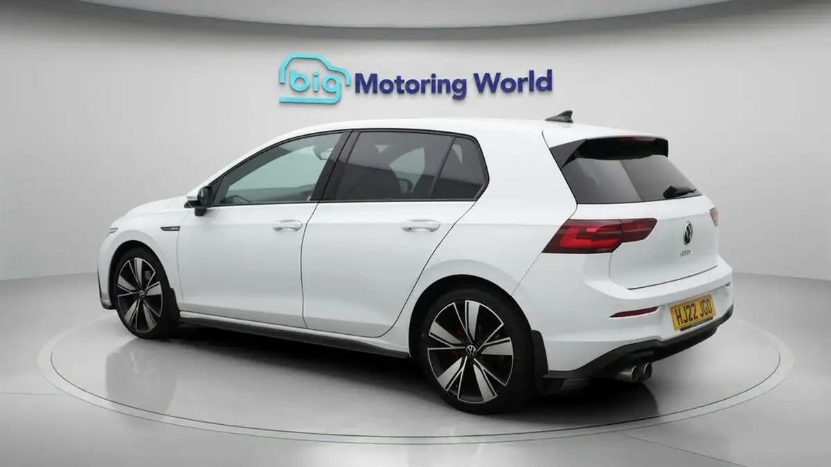 2022-volkswagen-golf-20tdi-gtd-big-5