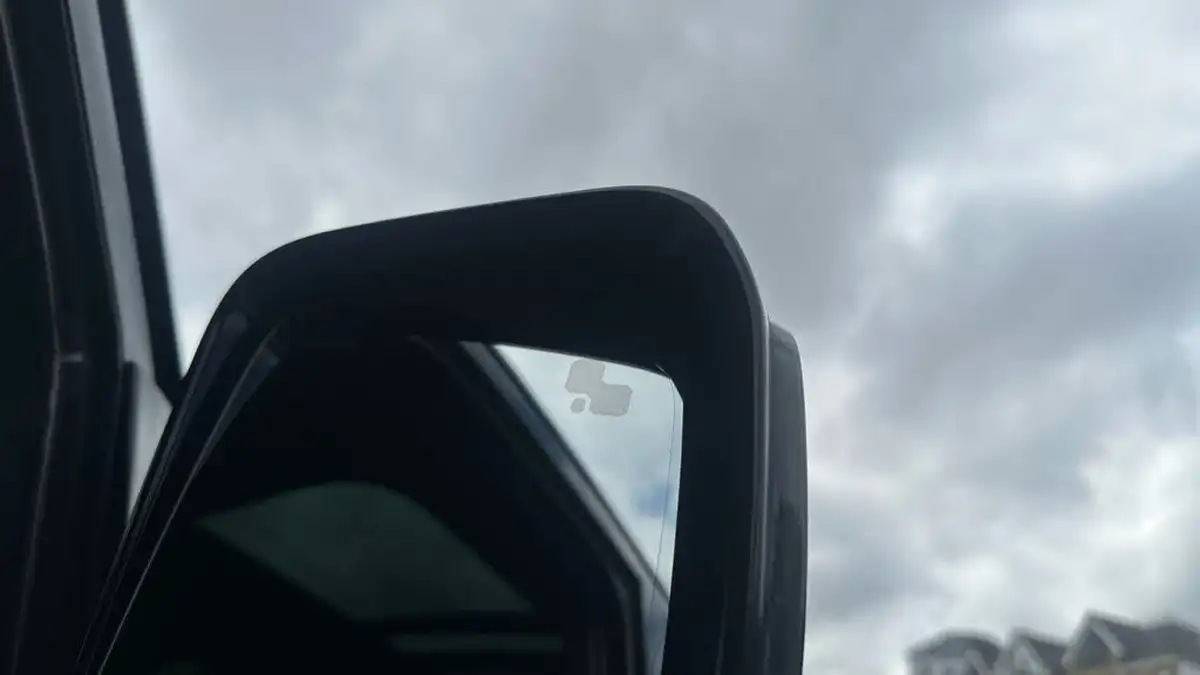 2022-land-rover-110-defender-20-p400e-x-dynamic-hse-big-28