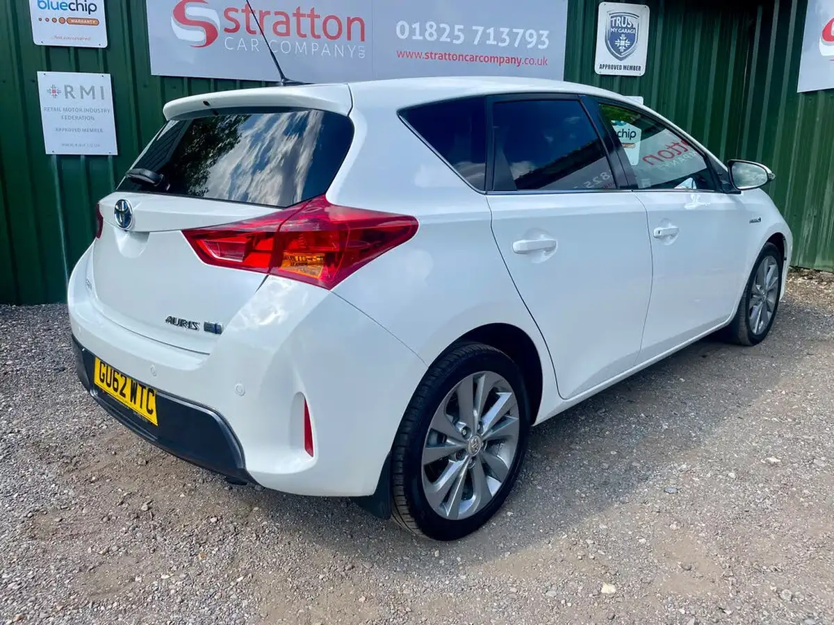 2012-toyota-auris-18-vvt-i-hsd-excel-big-6