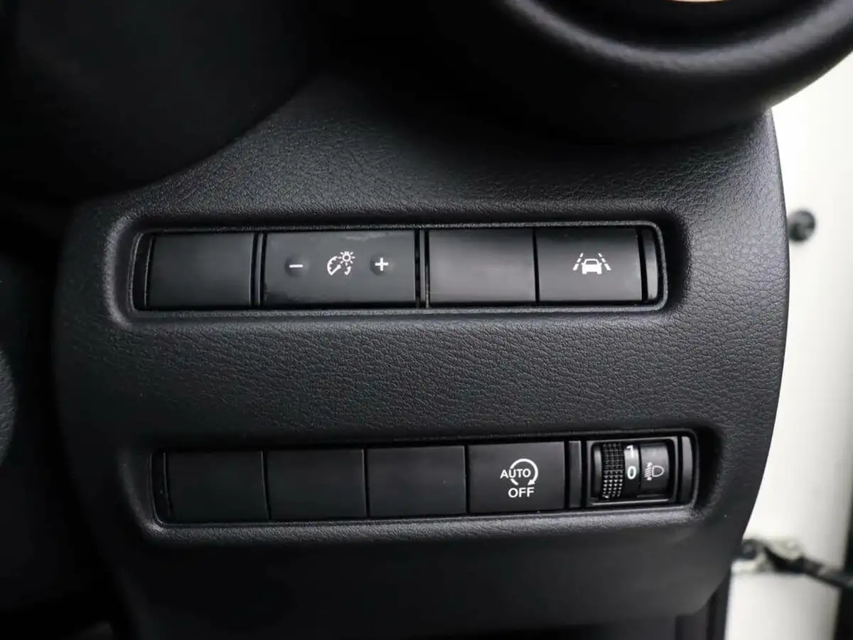 2023-nissan-juke-10-dig-t-n-connecta-dct-big-30