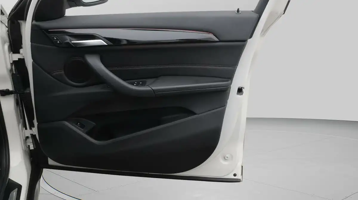 2021-bmw-x1-20-sdrive20i-xline-big-15