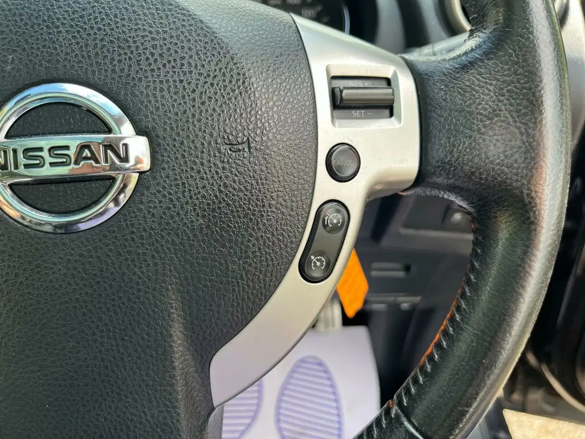 2011-nissan-qashqai2-15td-n-tec-big-33
